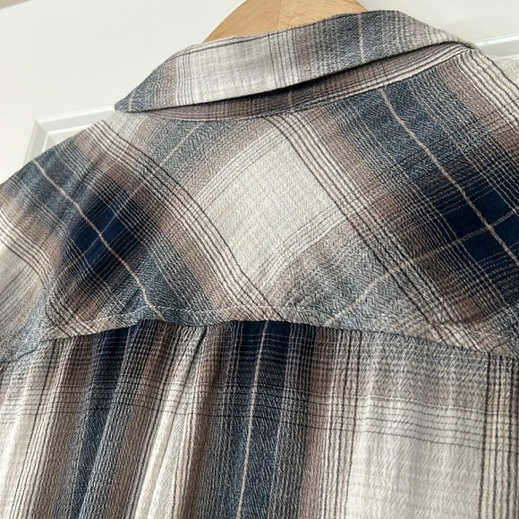 Lucky Brand Plaid Button Front Blouse w Patch Pockets, Navy Taupe White - Picture 6 of 8
